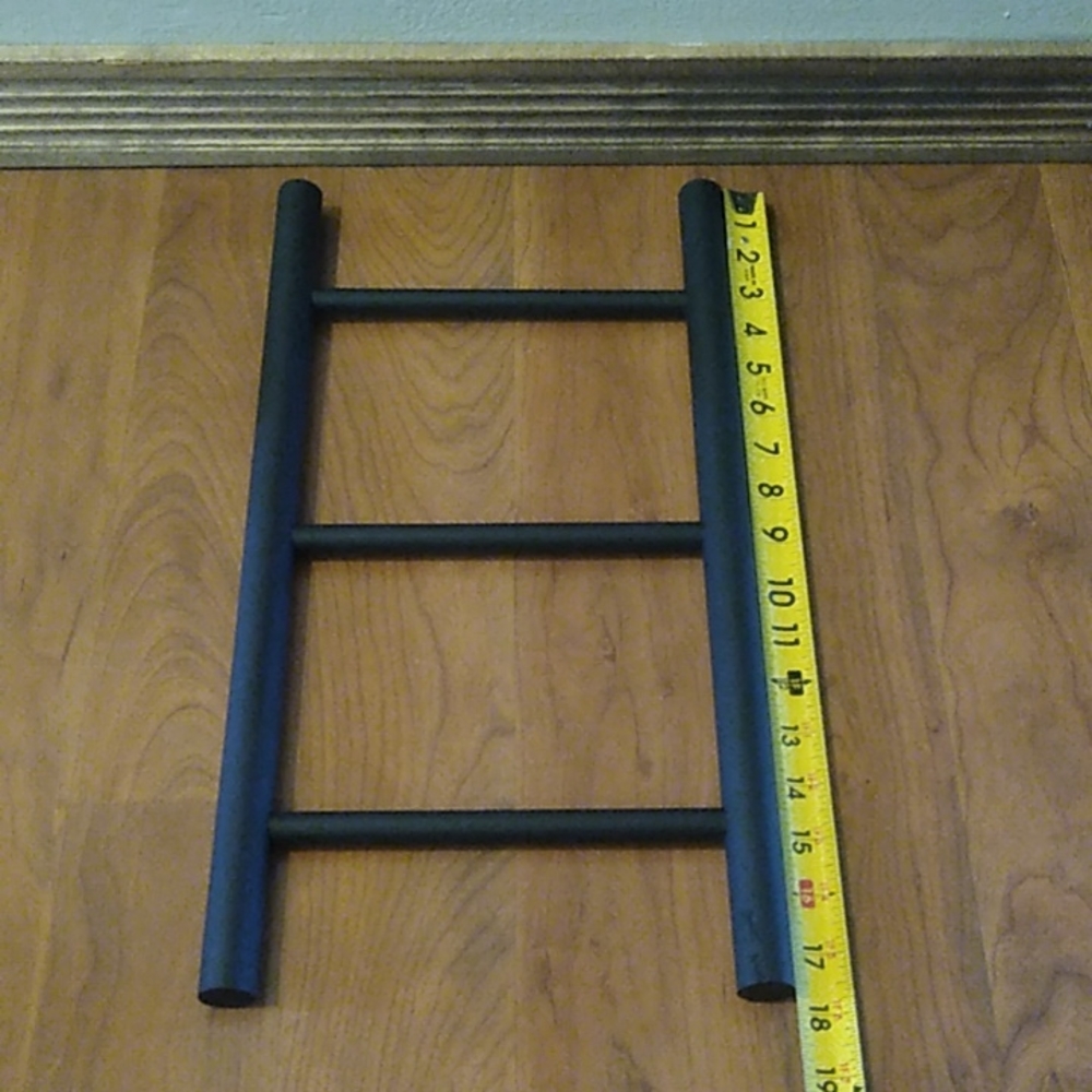 Hand Towel Ladder - Picture 4 of 7
